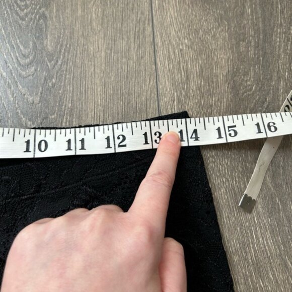 Aritzia Talula Lace Biker Shorts Mid Rise Stretchy Sheer Black Size Small - Picture 14 of 14